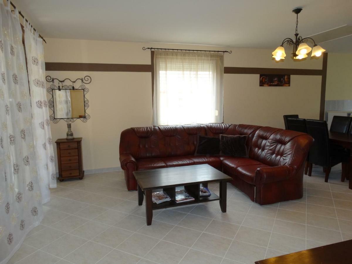 House Magnolia Apartment Velence Bagian luar foto